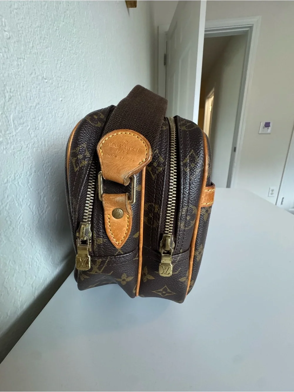 Louis Vuitton Monogram Reporter PM Shoulder / Crossbody Bag